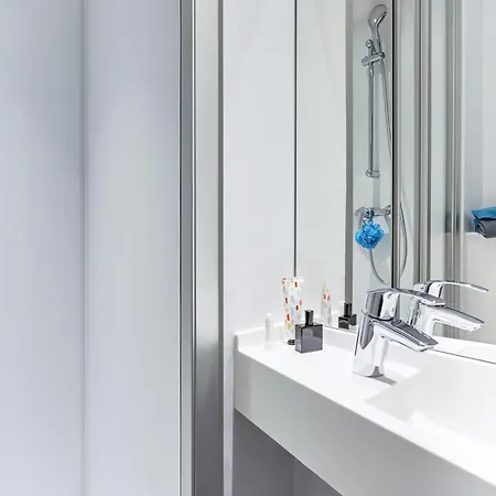 Hotel Hotelf1 Centre Ouest 2*