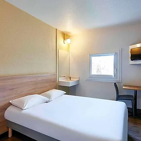 Hotelf1 Centre Ouest Hotel 2*