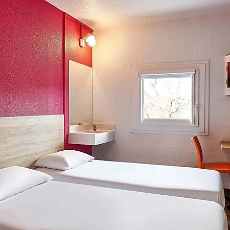 Hotelf1 Centre Ouest 2*