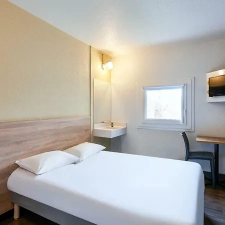 Hotelf1 Centre Ouest Hotel 2*