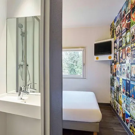 Hotelf1 Centre Ouest