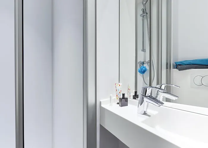 Hotel Hotelf1 Centre Ouest 2*