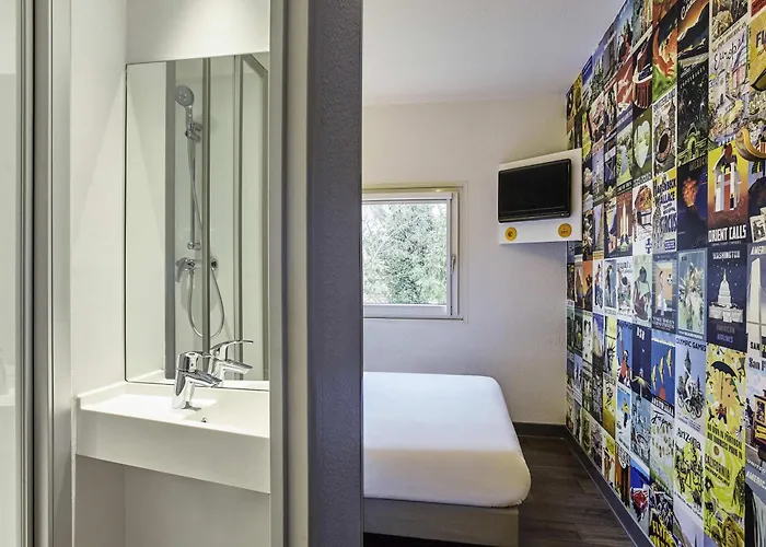 Hotelf1 Centre Ouest Hotel 2*