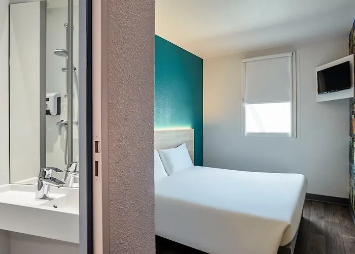 Hotelf1 Centre Ouest 2*