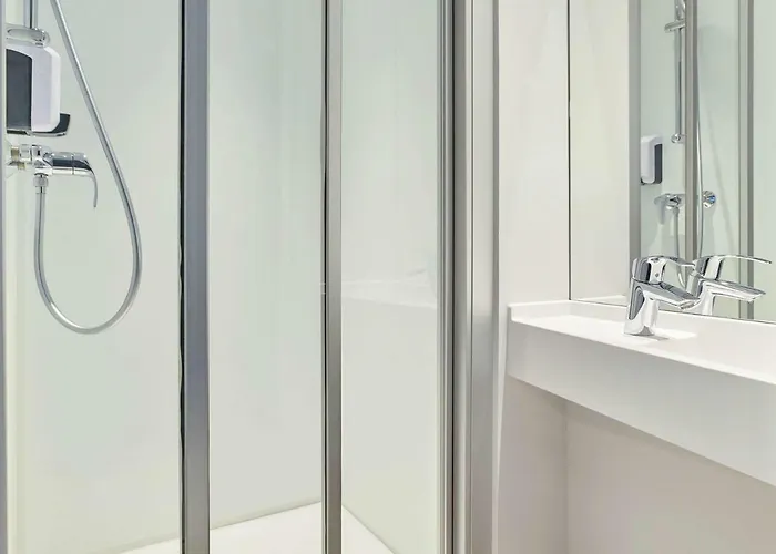 Hotelf1 Centre Ouest 2*