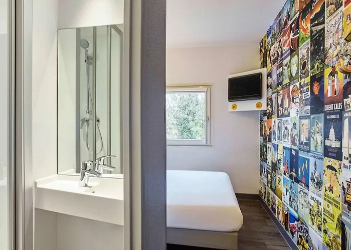 Hotelf1 Centre Ouest